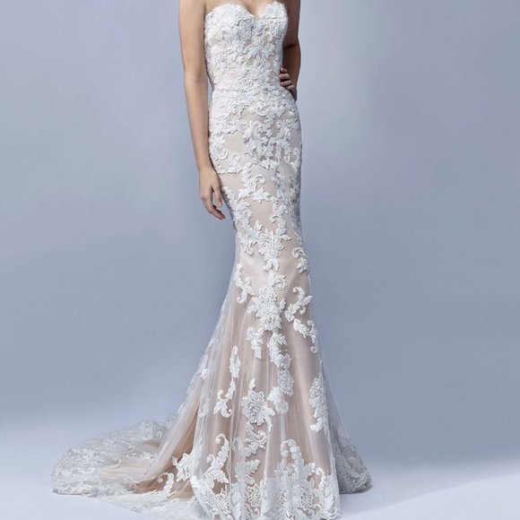 Enzoani "Beautiful" Collection Bridal Gown